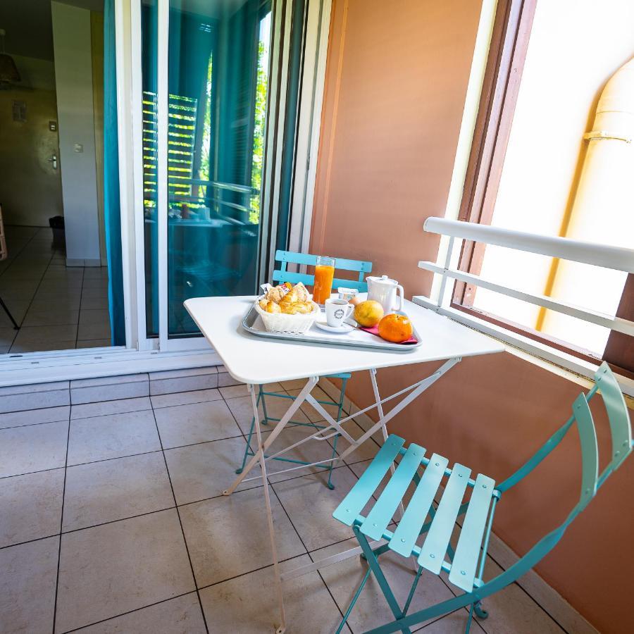 Le Kerveguen Hotell Saint-Gilles-les Bains Exteriör bild