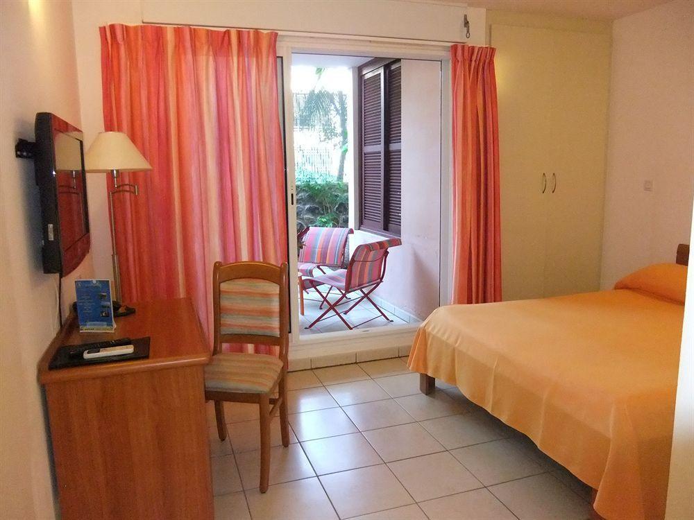 Le Kerveguen Hotell Saint-Gilles-les Bains Exteriör bild