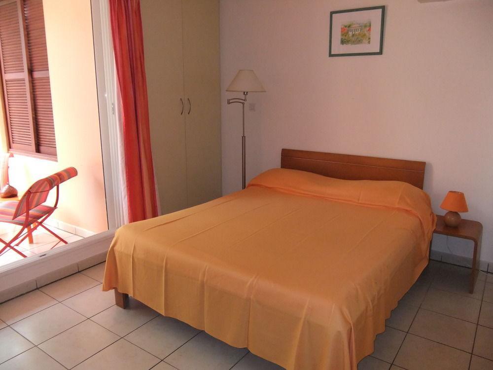Le Kerveguen Hotell Saint-Gilles-les Bains Exteriör bild