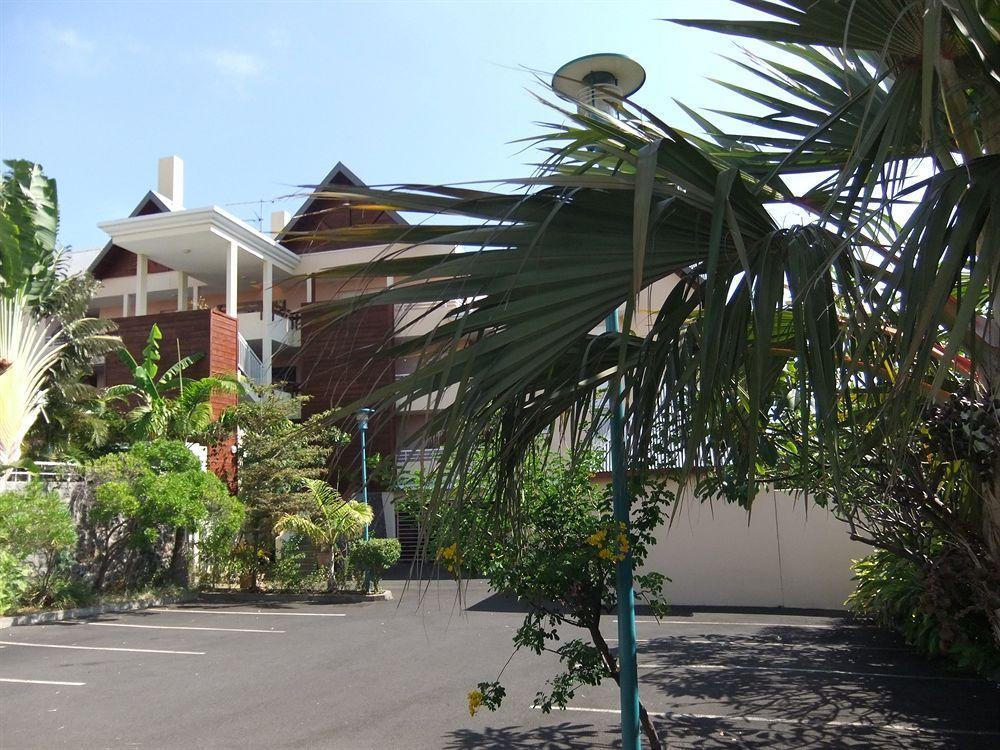 Le Kerveguen Hotell Saint-Gilles-les Bains Exteriör bild