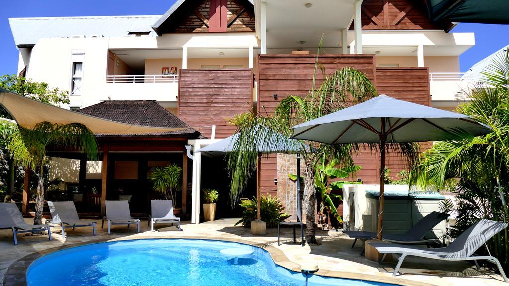 Le Kerveguen Hotell Saint-Gilles-les Bains Exteriör bild