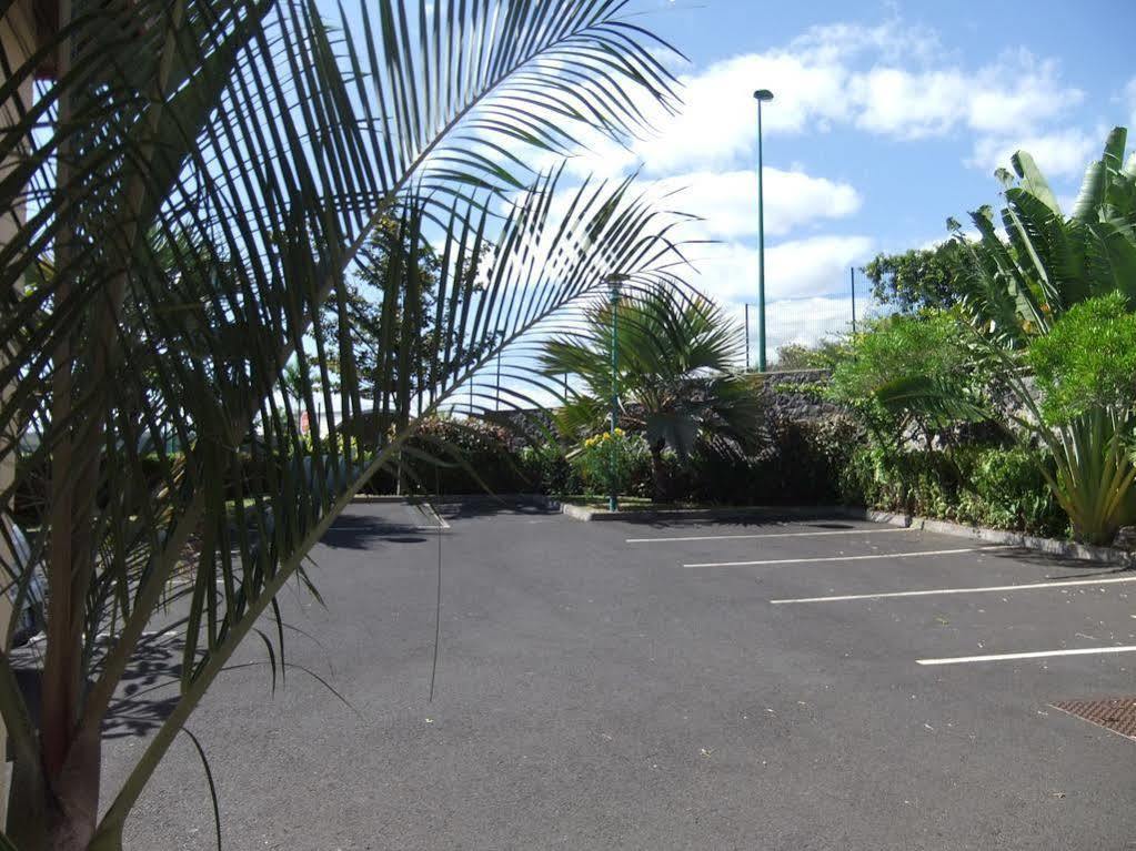 Le Kerveguen Hotell Saint-Gilles-les Bains Exteriör bild